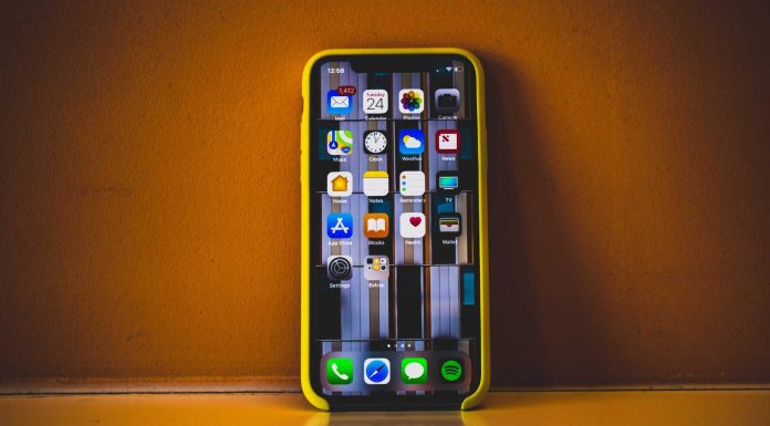 How to Turn Off Flashlight on iPhone 12? – Simple Steps How to Turn Off Flashlight on iPhone 12